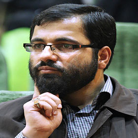 حاج حسین سیب سرخی